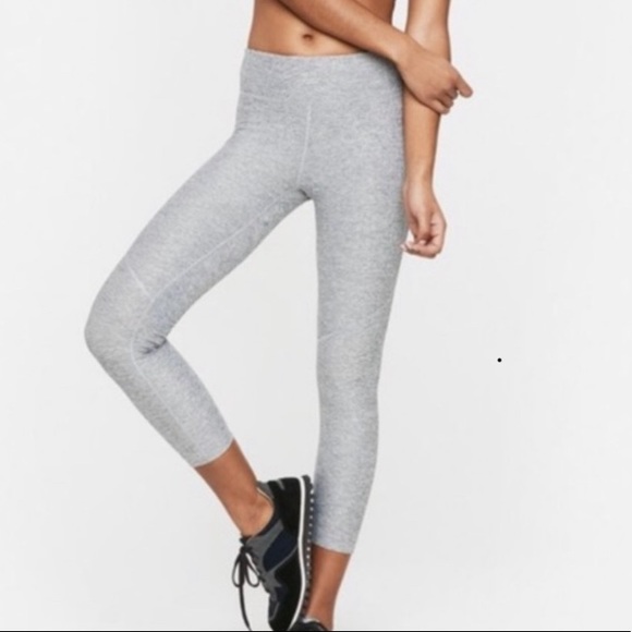 Outdoor Voices Pants - Outdoor Voices 3/4 Warmup Leggings Size Small